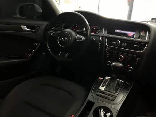 audi iç konsol carbon kaplama1 (1)