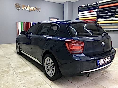 bmw f20 beyaz şerit çekme urban şeritleri bmw 116 118 şerit kaplama araç kaplama (1)