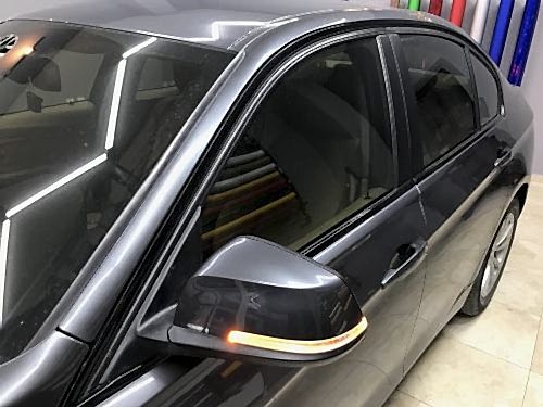bmw f30 320 cam kenarı çıtaları siyah kaplama araç kaplama (3)