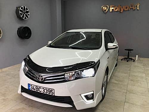 toyota corolla stop kenarı flyo çerçeve kaplama far kaşı araç kaplama (2)